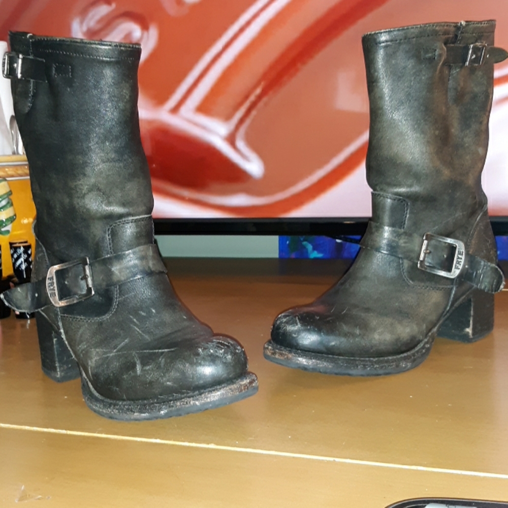 Frye Vera boots